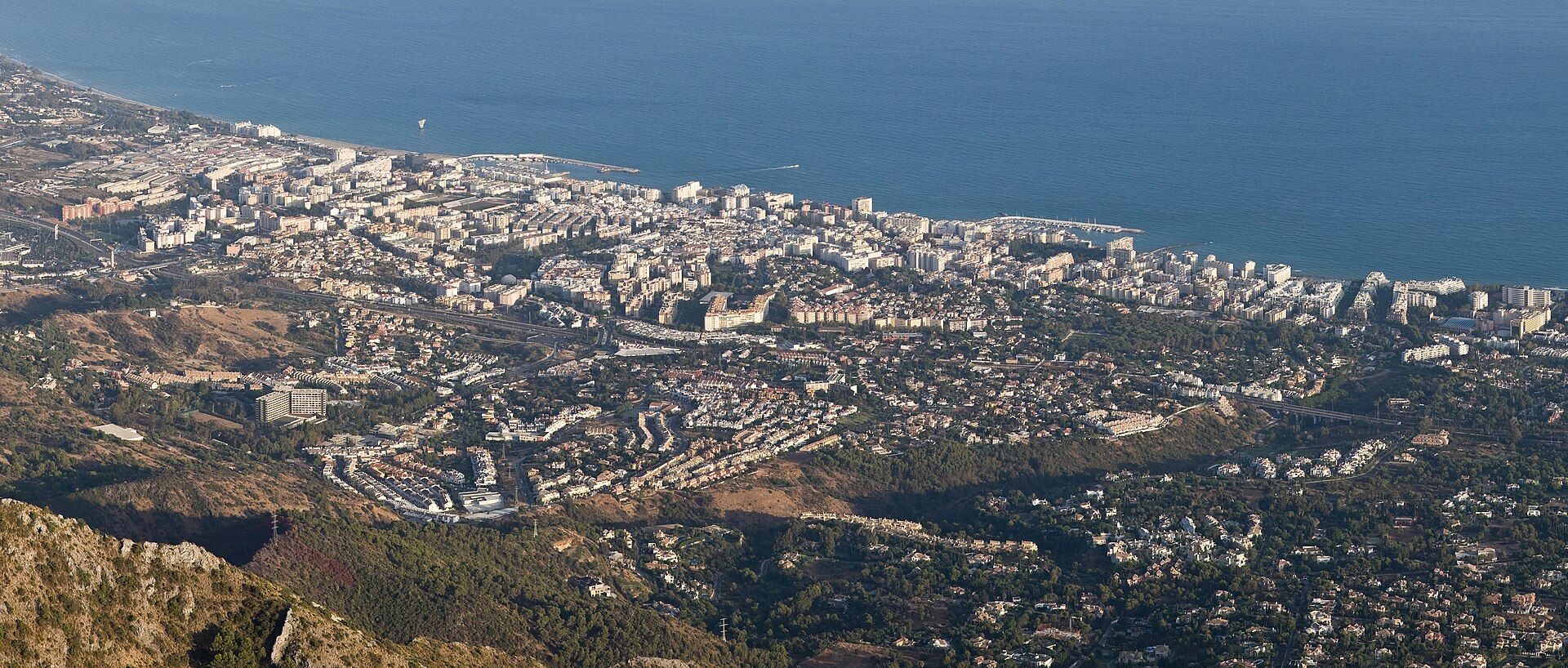 Vista de Marbella y el Mediterráneo desde La Concha
